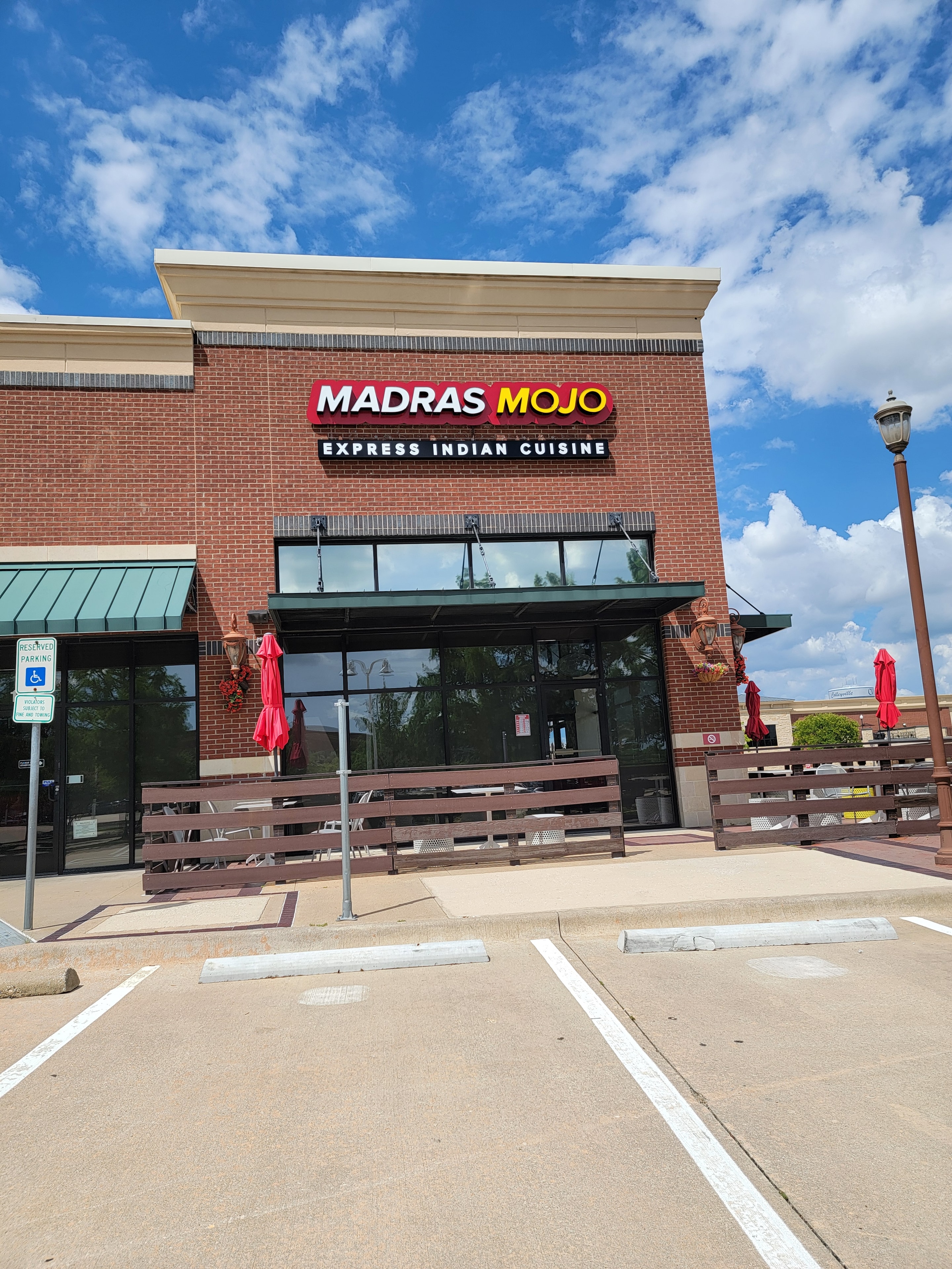 Madras Mojo restaurant channel letter sign